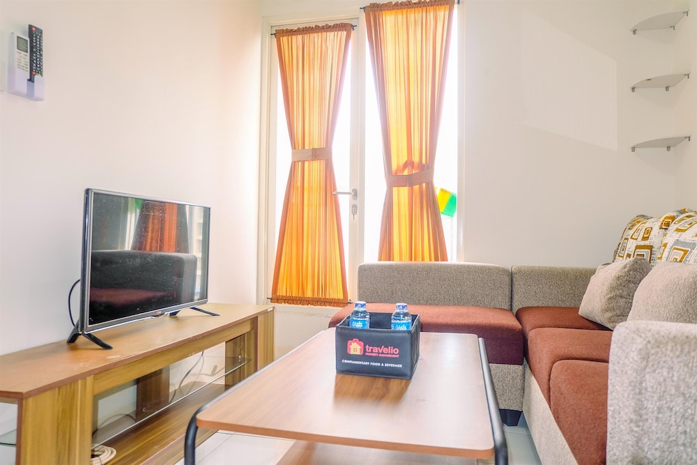 Podomoro Golf View 2BR Apartment near Exit Tol Cimanggis