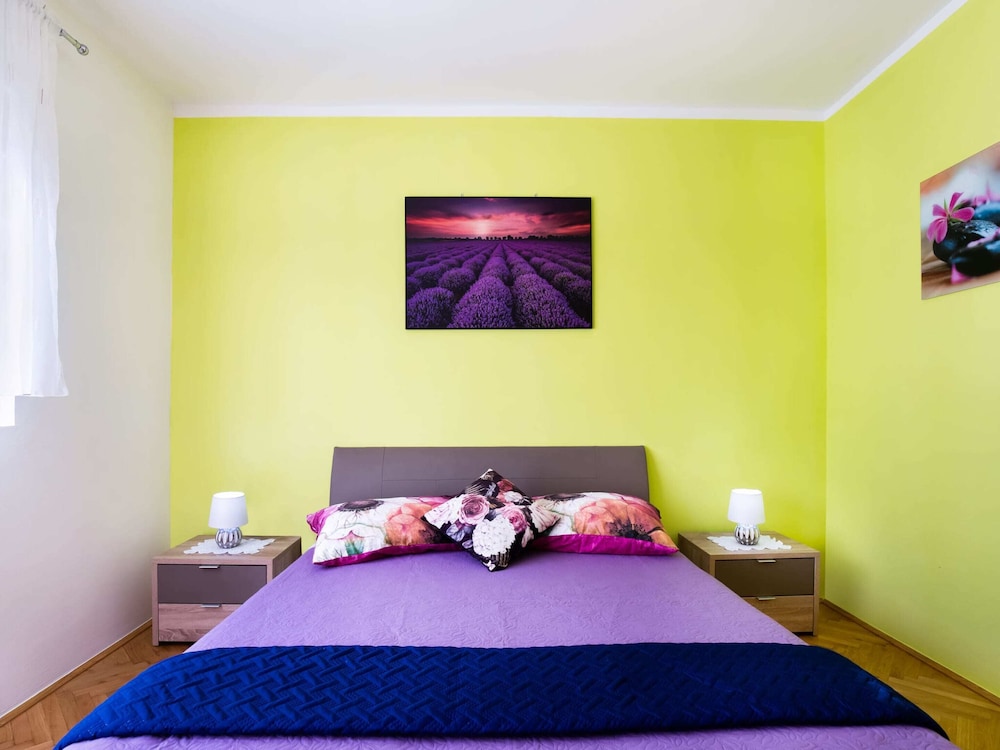 Simplistic Apartment in Vir With Garden view 5