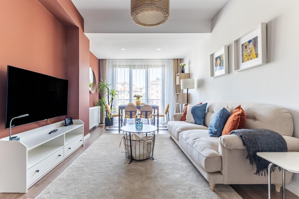 Superb Duplex Flat With Terrace in Umraniye