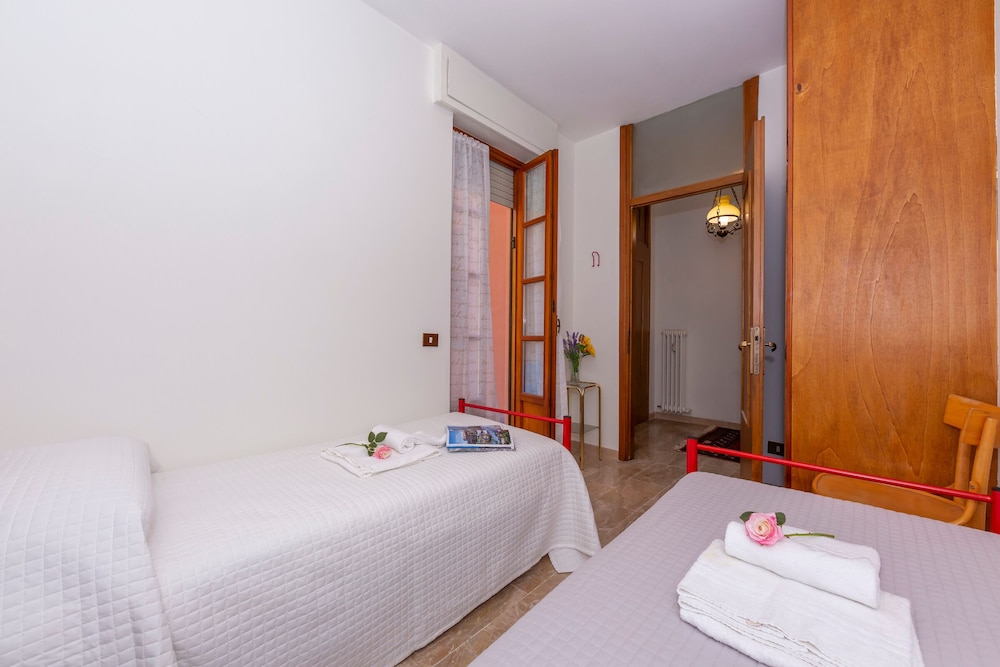 Carlazzo Sant' Agata Apt. 01 view 2