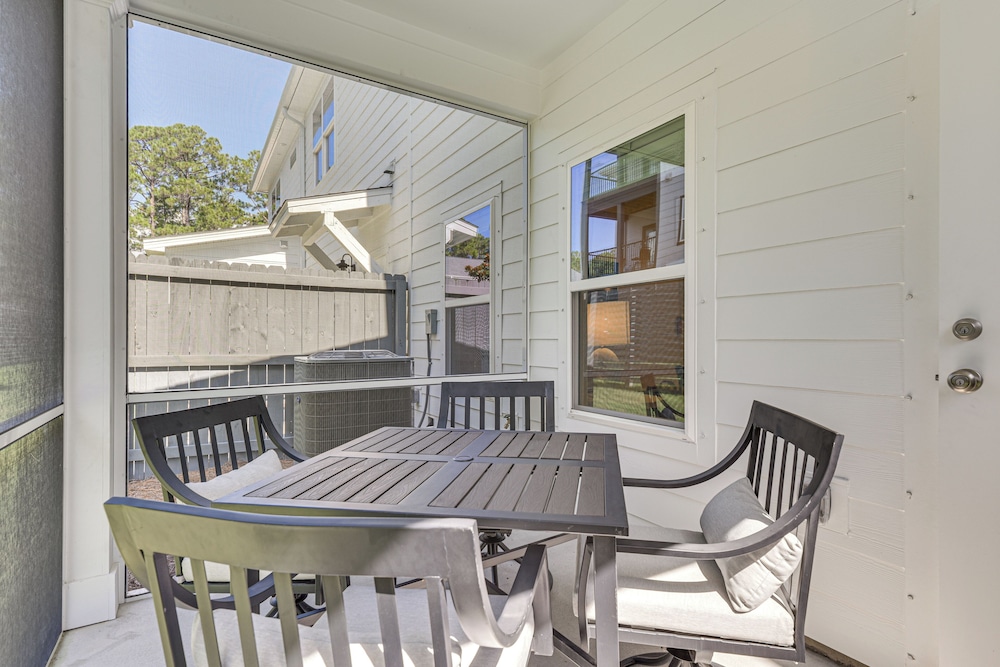 1 Mi to Sand & Surf: Townhome w/ Pool in Pcb!