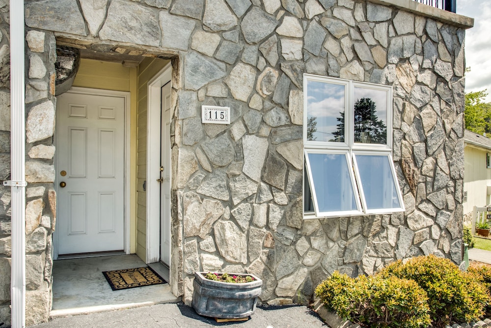 Boxwood Lodge