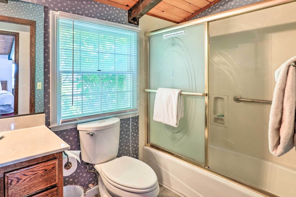 Oceanfront Irish Beach 'sea Haven' Home w/ Hot Tub