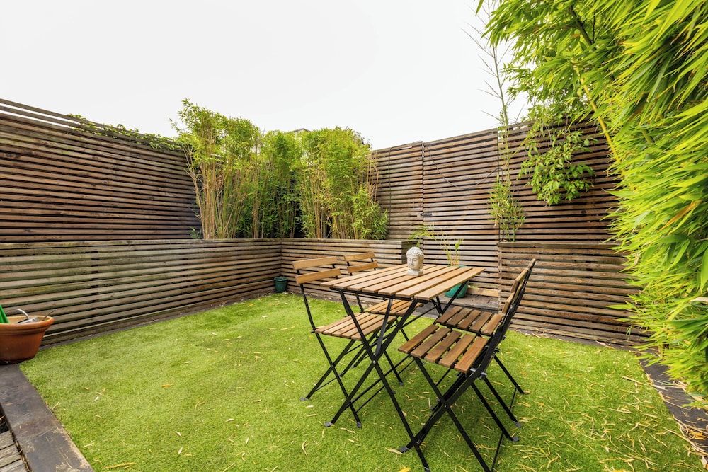 outdoor bbq area