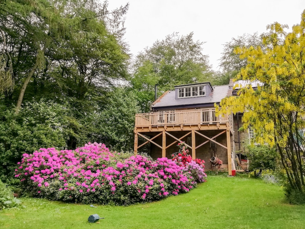 Folly Lodge