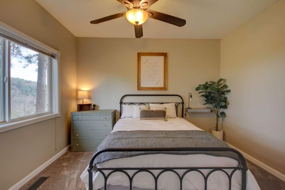 Jacksonville Mountain Retreat