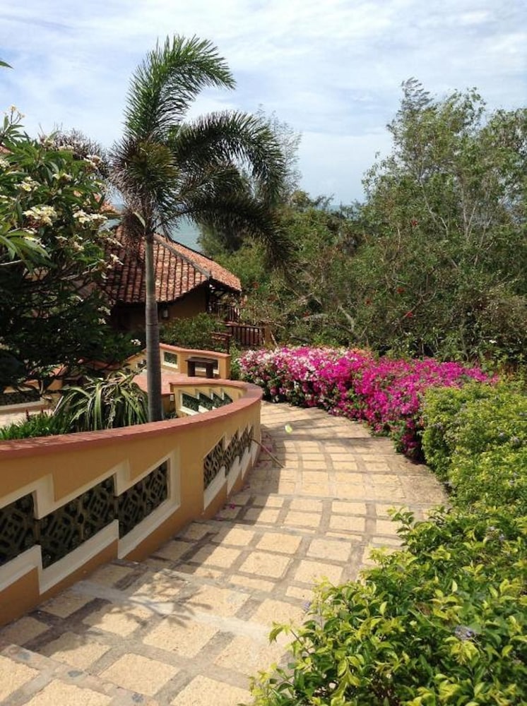 Poshanu Resort