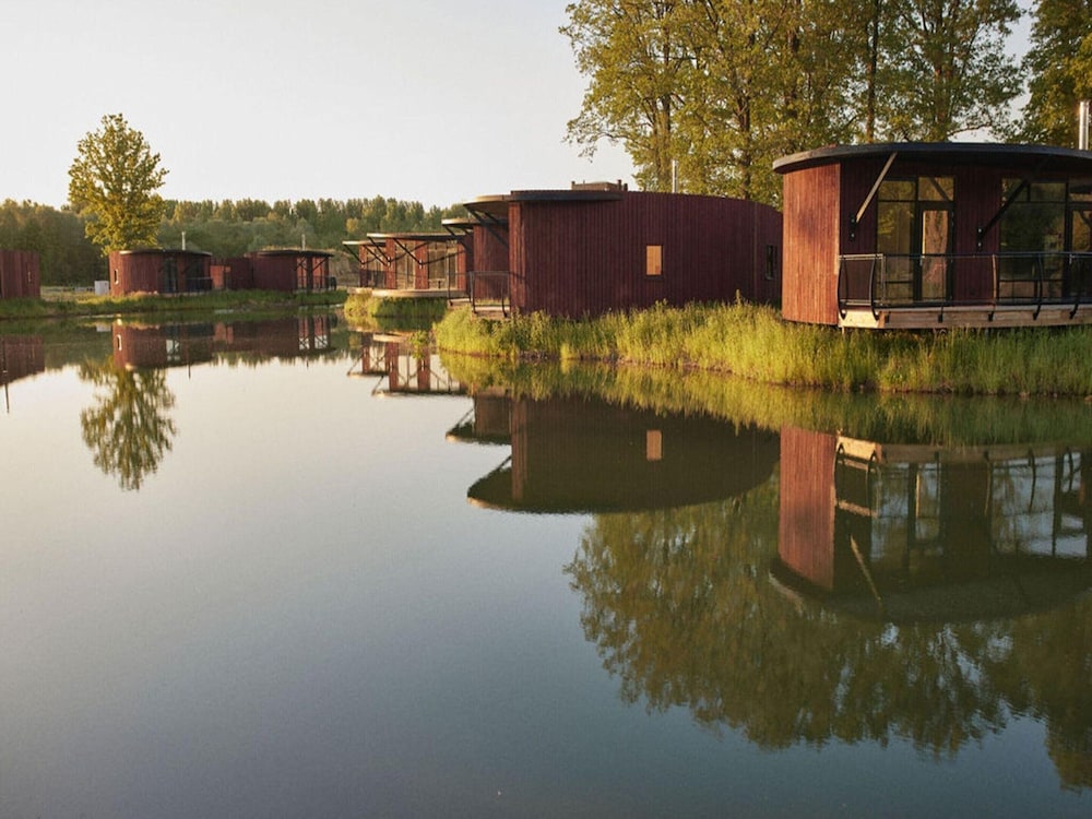 Vacation House Near Tournai Riverbank