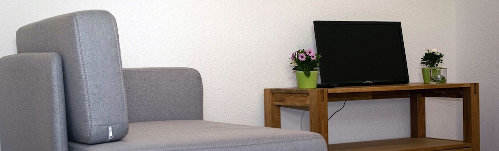 Alter Behring-Gutshof view 2