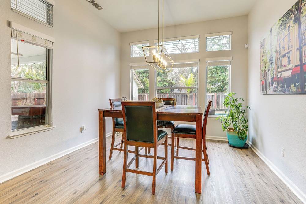 Family Home Near Folsom Lake in El Dorado Hills!
