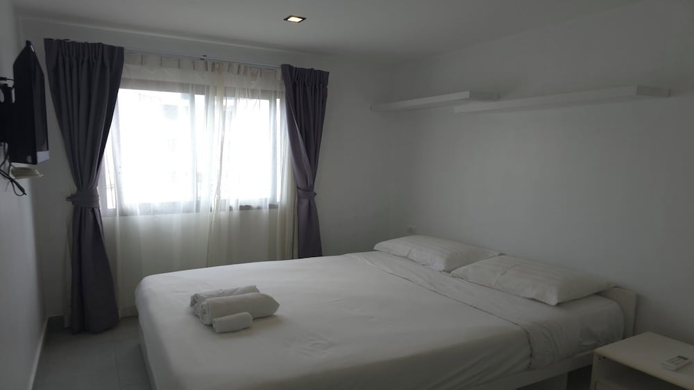 Boutique Comfort 1BR T2-410