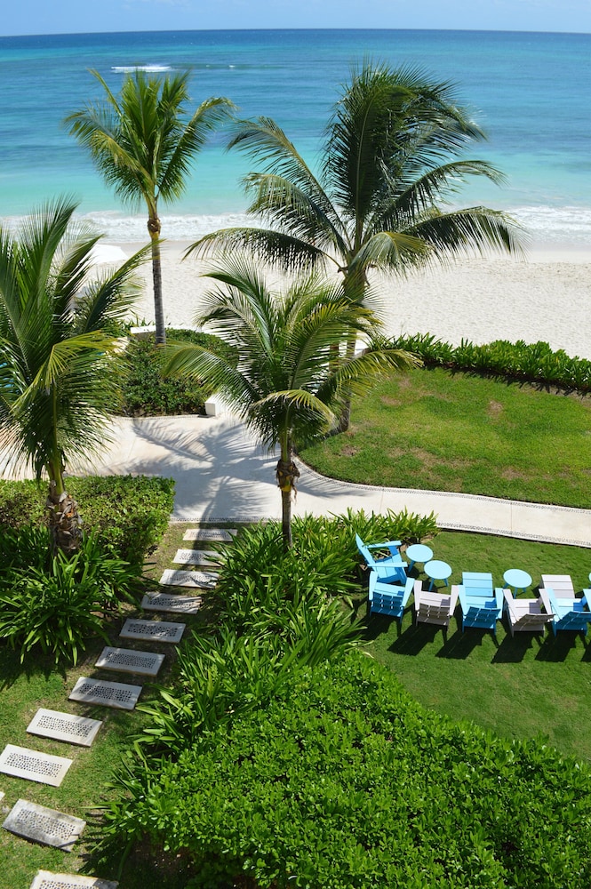 Okol Paraiso by Riviera Rentals