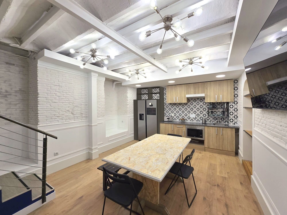 Modular Dreams Hostel