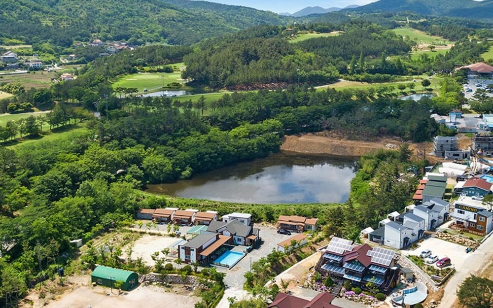 Gyeongju Camino Pool Villa Pension