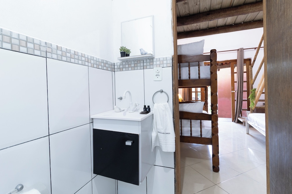 Sítio com 5 suítes e piscina