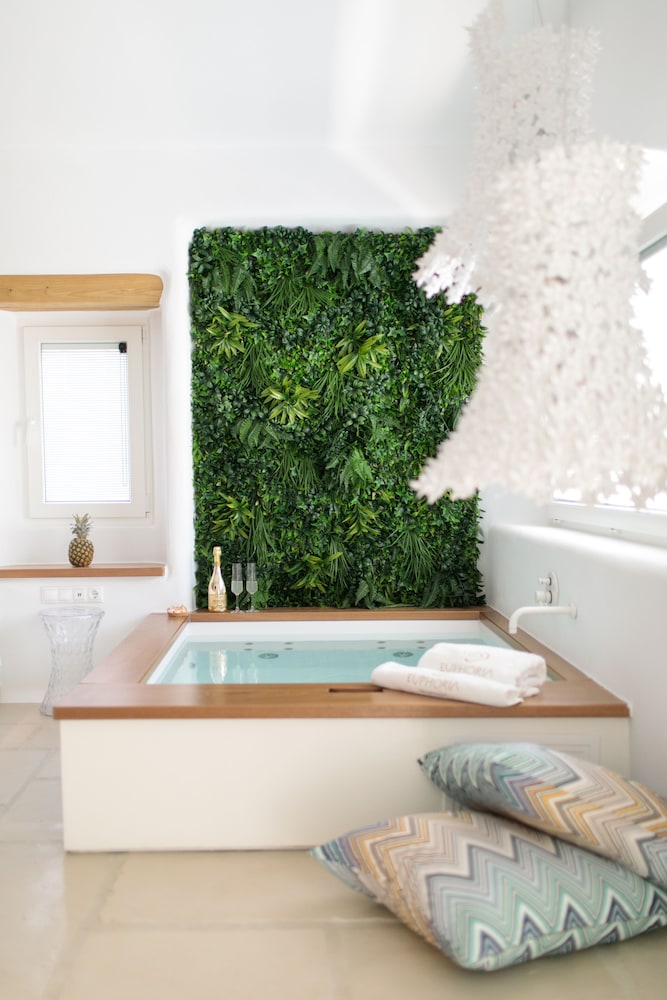 Euphoria Downtown photo 3