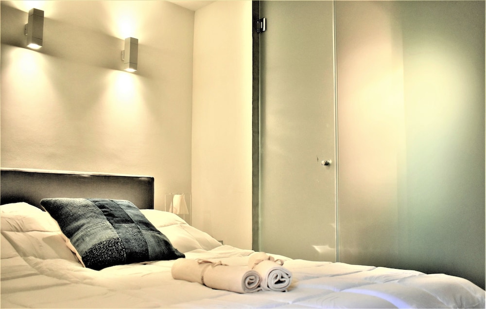 Acropolis Suites