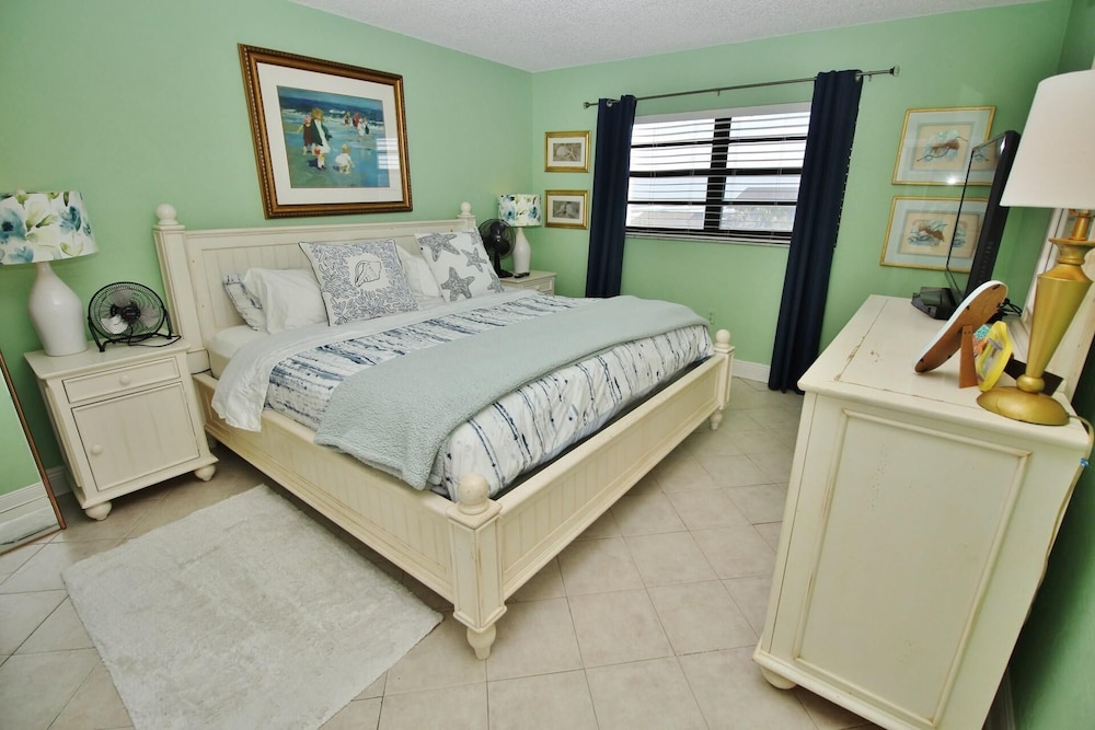 Hacienda del Sol II 306