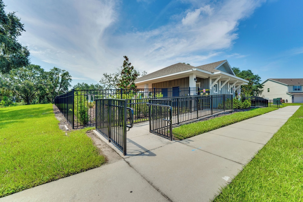 Pool Access: Family Gem w/ Views in St Cloud!
