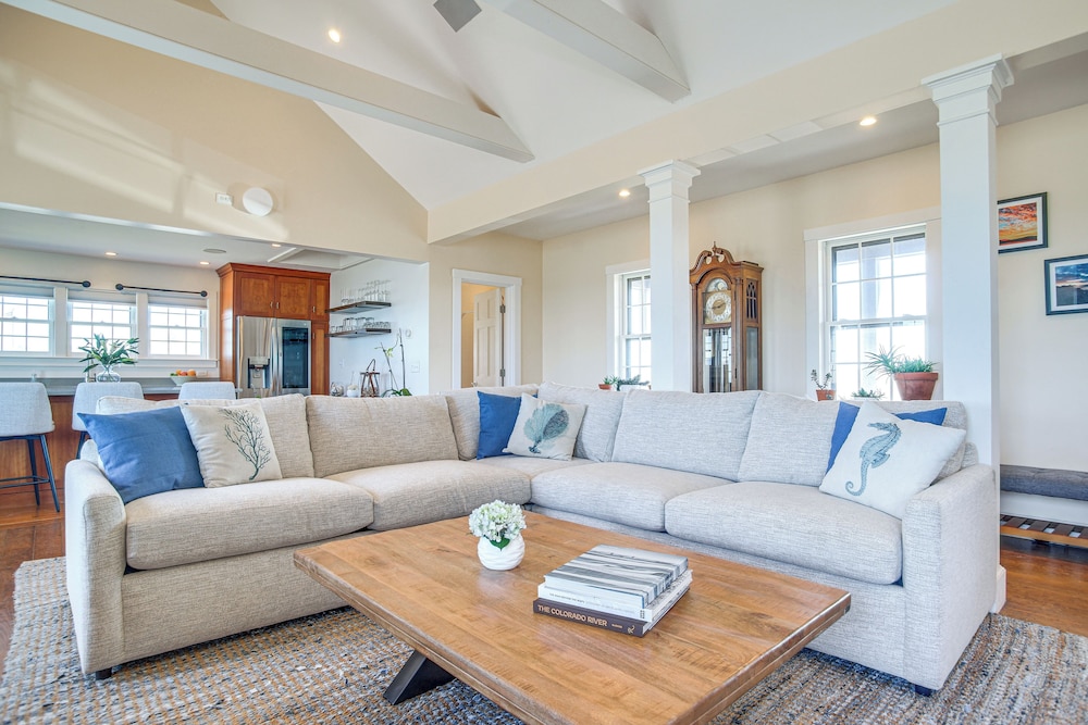 Stunning Ocean View! Beachfront Nantucket Retreat