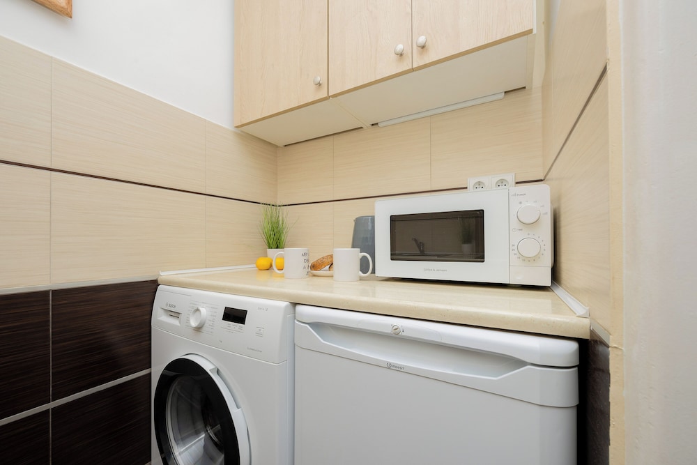 Studio Bagno Warsaw Downtown by Renters view 2