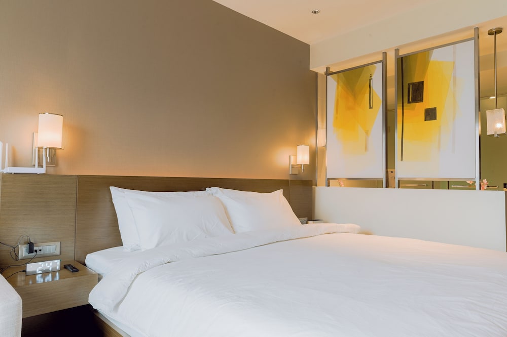 Hotel Residences at Acqua