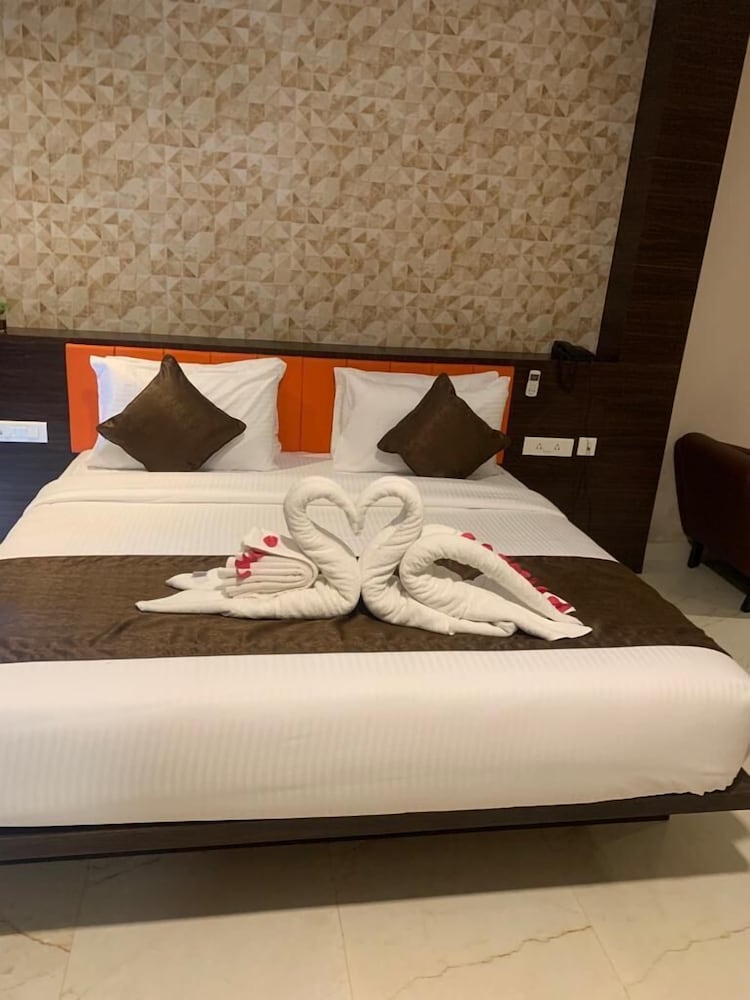 PURPLE  HOTELS & RESORTS view 5