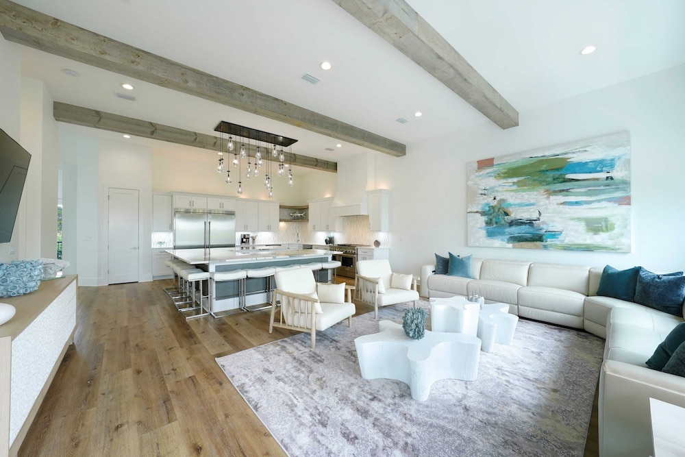 Sleeps 39 2 Luxe Homes w/ Free Golf Cart, Private Pool+spa 3 Blocks to Beach