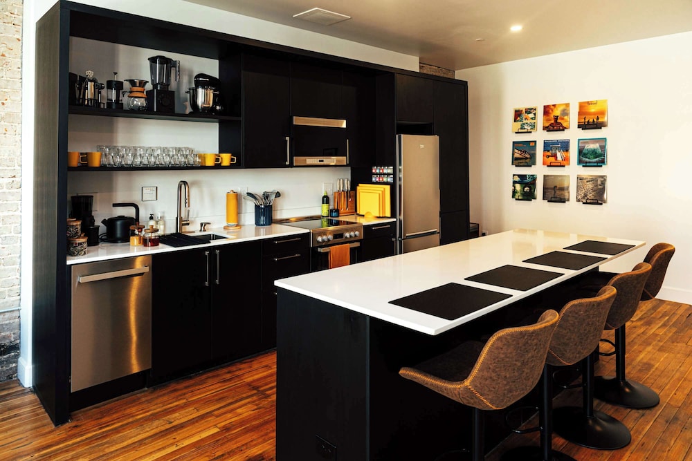 Loft 302 - The William - Sunlit - Above Carrigans
