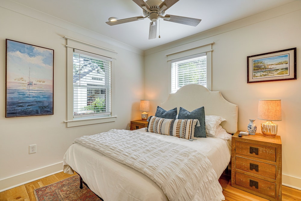 Dtwn Retreat w/ Game Room! Walk to Hampton Park