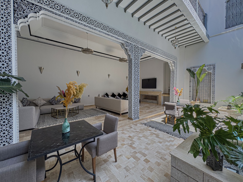 Riad Tonaroz Gold