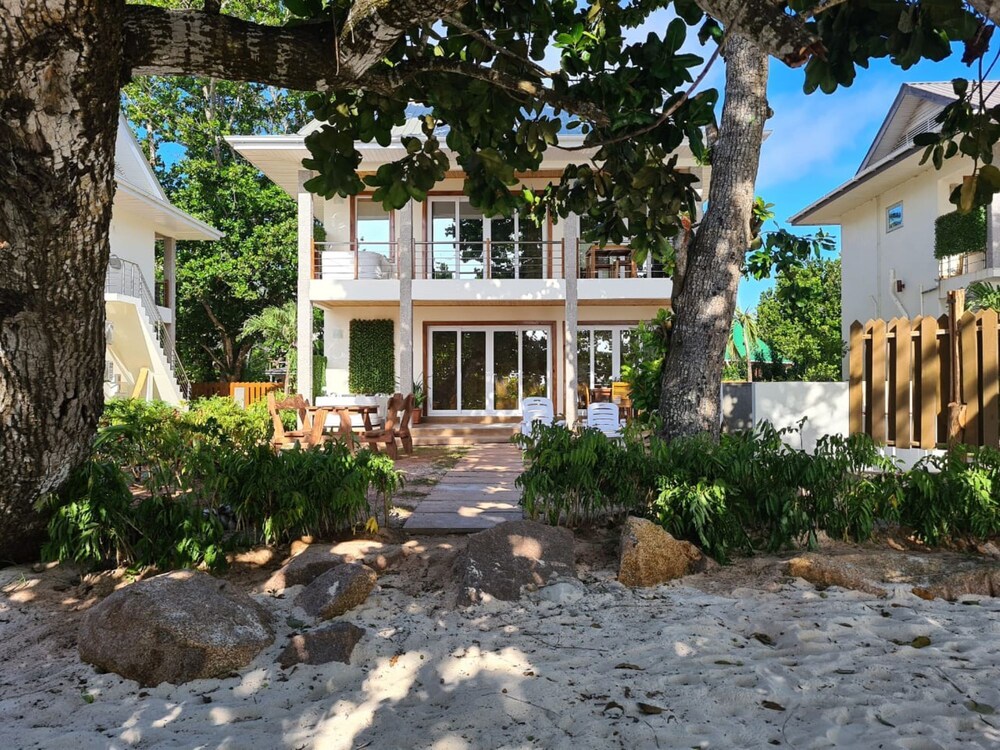 La Digue Luxury Beach Bungalow Spa & Gym