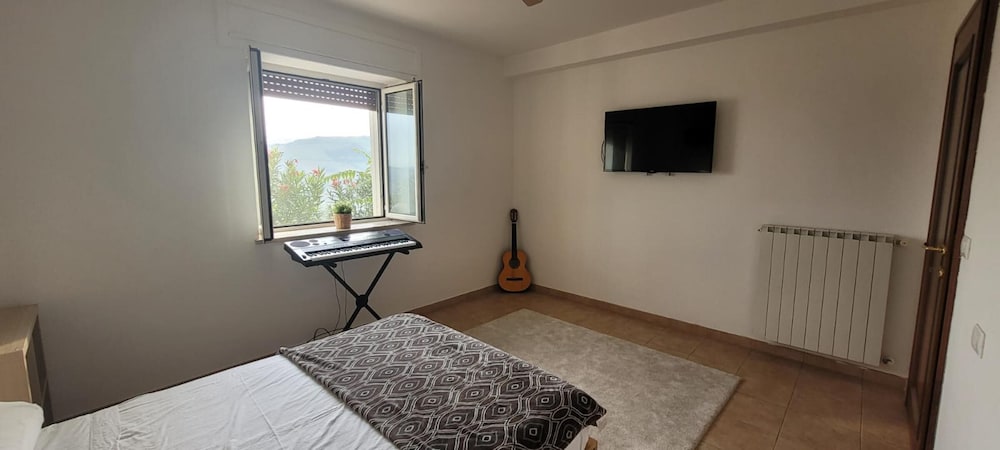 Beautiful Mountain View Home in Castilenti view 4