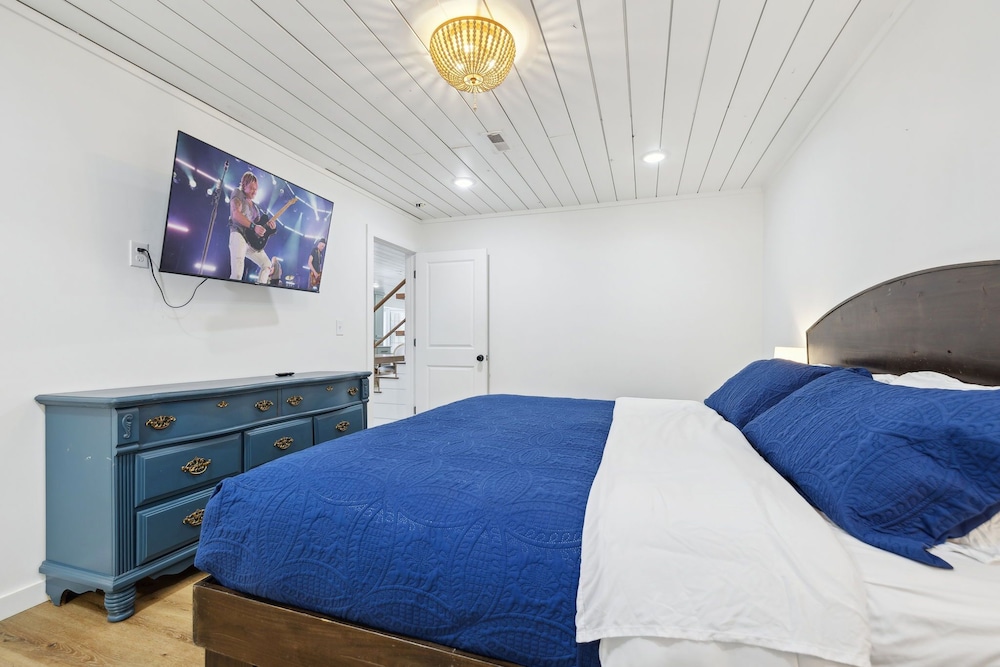 Fox Haven Retreat-modern Cabin-acres of Priv Land