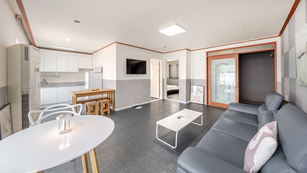 Goseong Napoli House Pension
