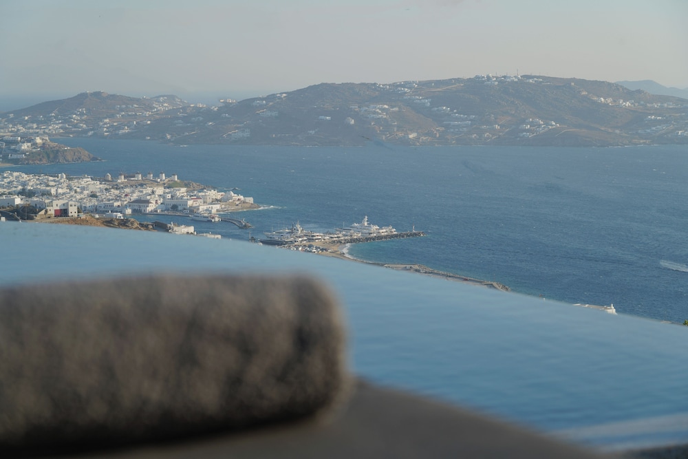 Aether Mykonos 5BR Port View Villa photo 4