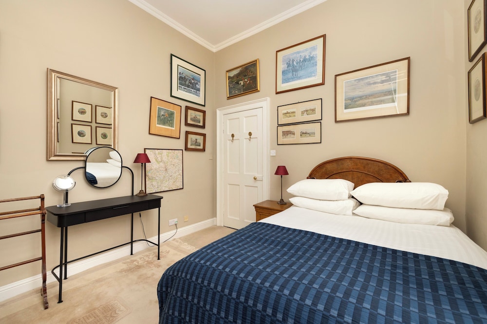 Luxury Family Flat in Edinburgh New Town