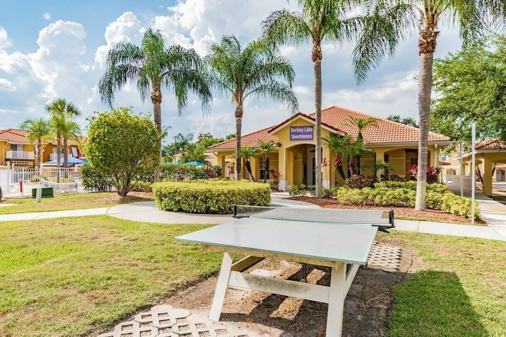 4BR Lake Berkley Home w/ Private Pool