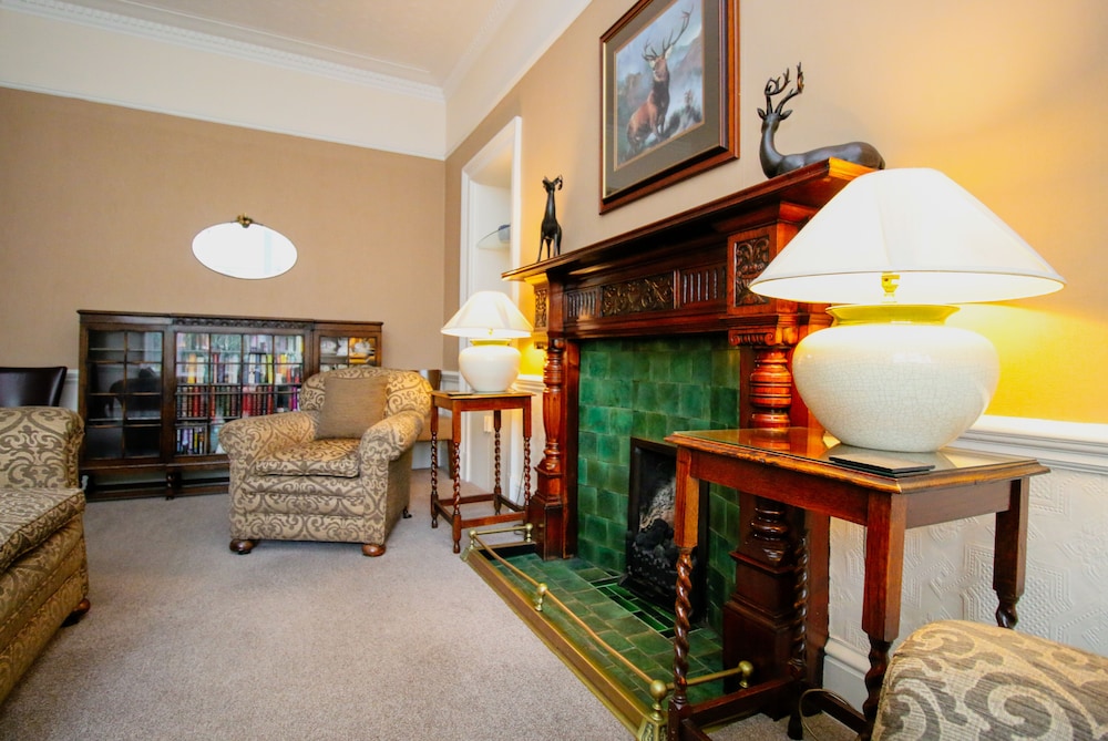 Glasgow Guest House view 3