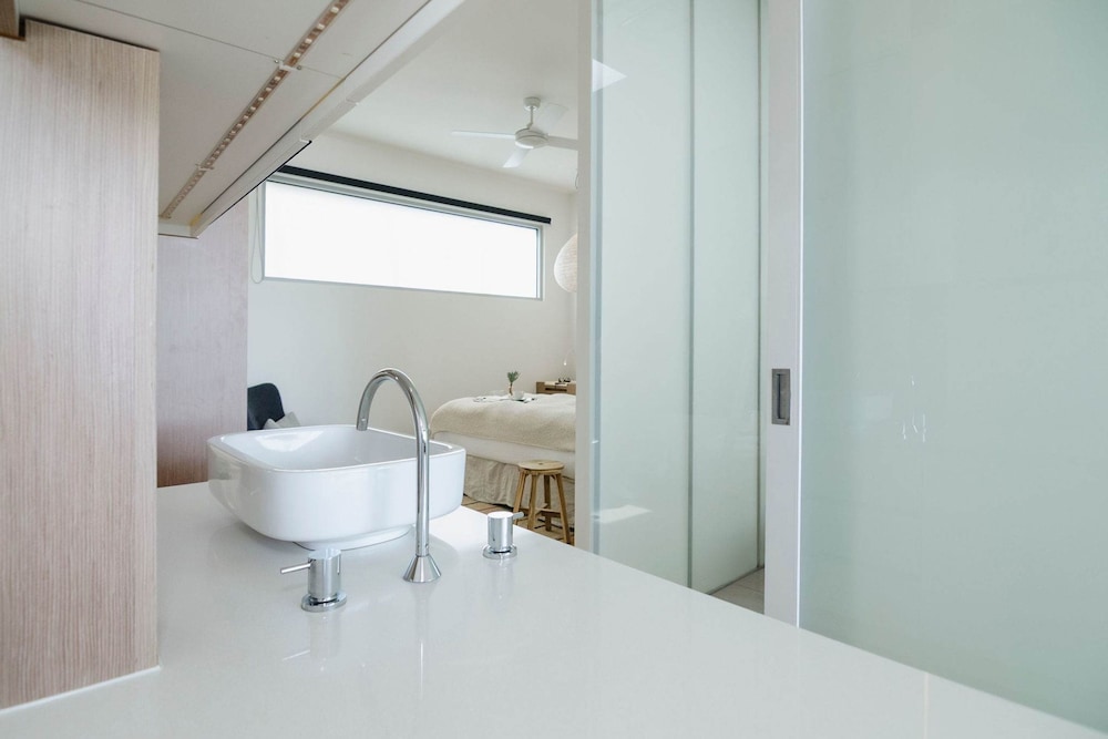 Aquabelle Six - the Perfect Rye Couples Retreat
