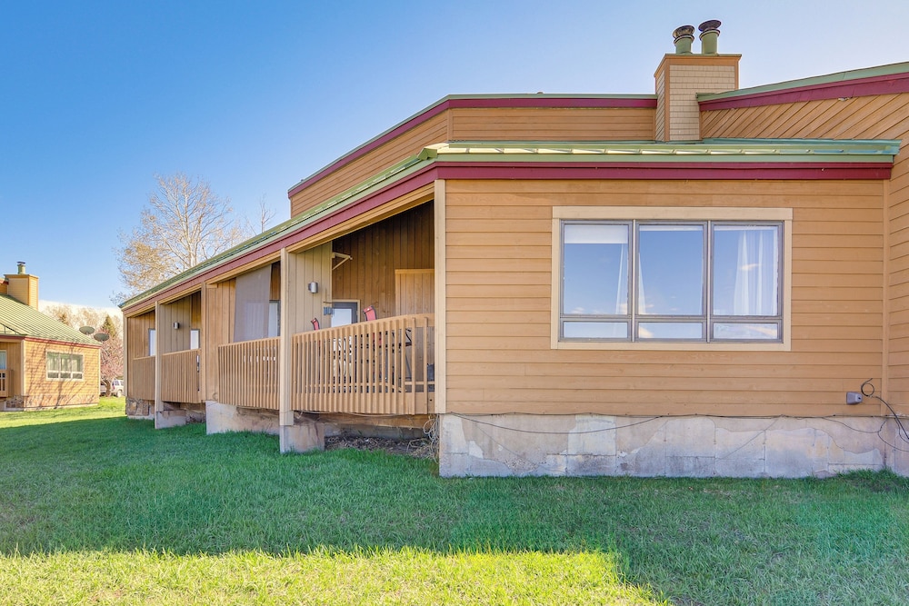 Pagosa Springs Condo w/ Mountain-view Deck