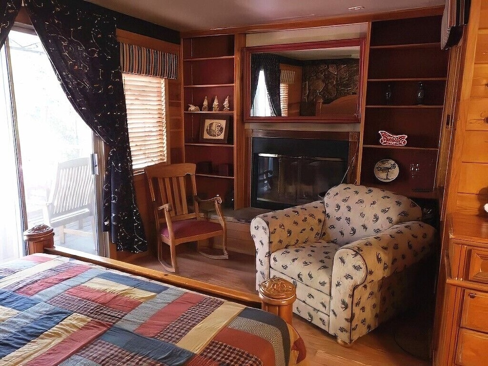 Eagle's Nest Lodge