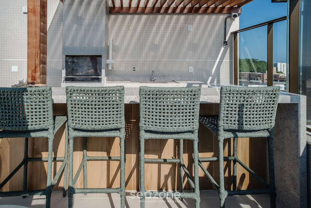 Apartamentos em Prédio c/Academia na Ondina-SSA-HOA