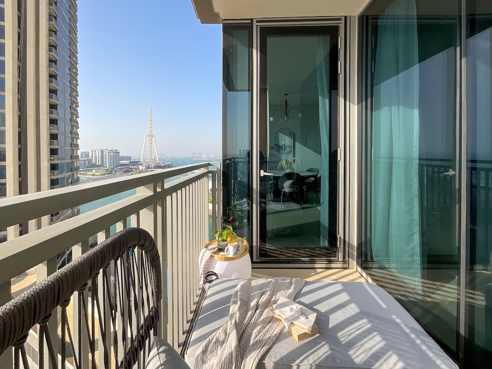 HiGuests - EMAAR 52-42