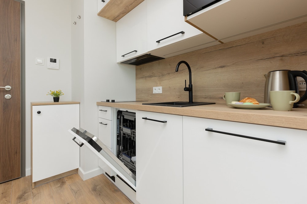 Pet-friendly Kasprzaka Studio by Renters view 5