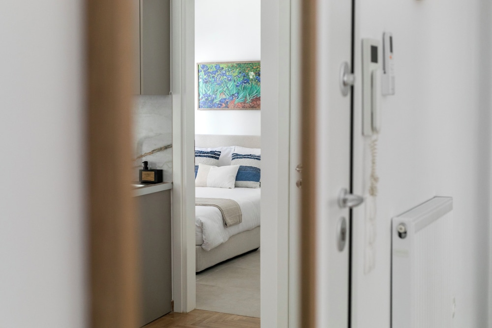Anatoli - Athenian 2-BR Apartment in Athens
