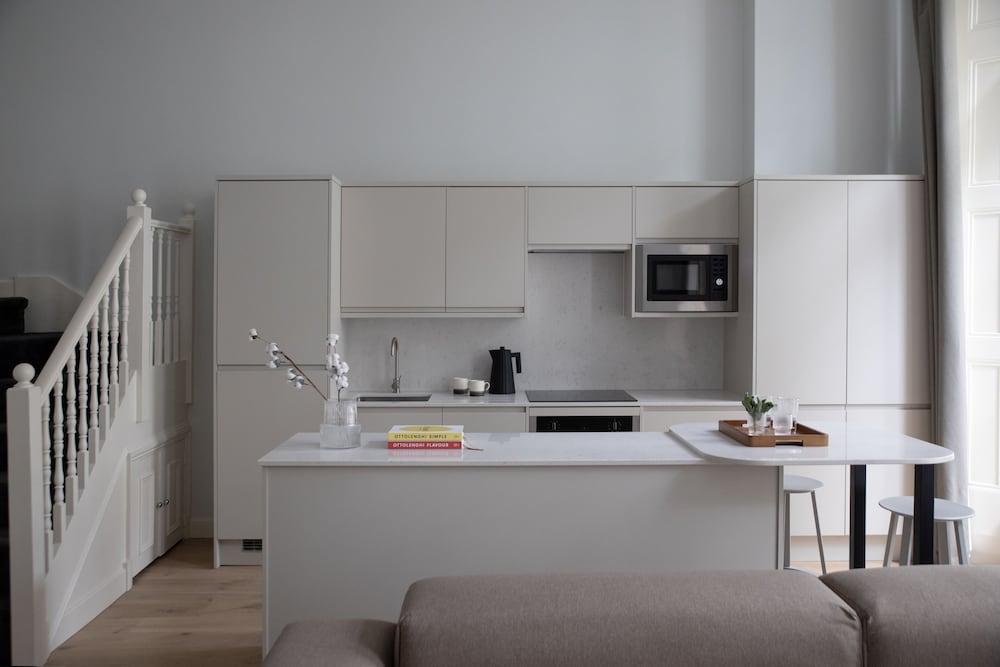 Gulaid House Knightsbridge by Bob W London