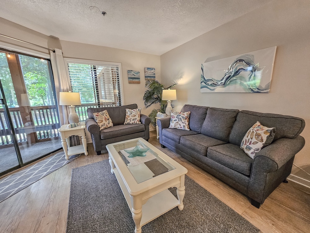Serene 2 Bed, 2 Bath Lodge, With Amenities, 101ac 2 Bedroom Lodge