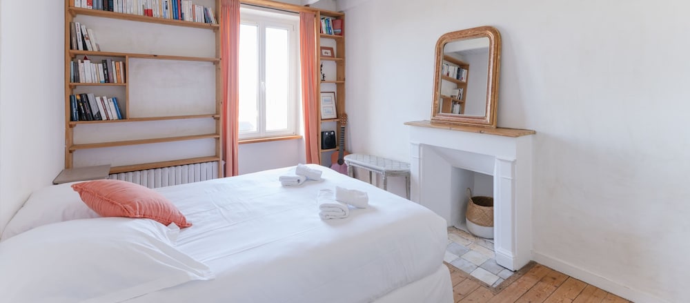 House in Ploudalmezeau by Rock Beach