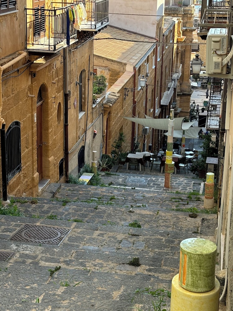 La scala di Athena